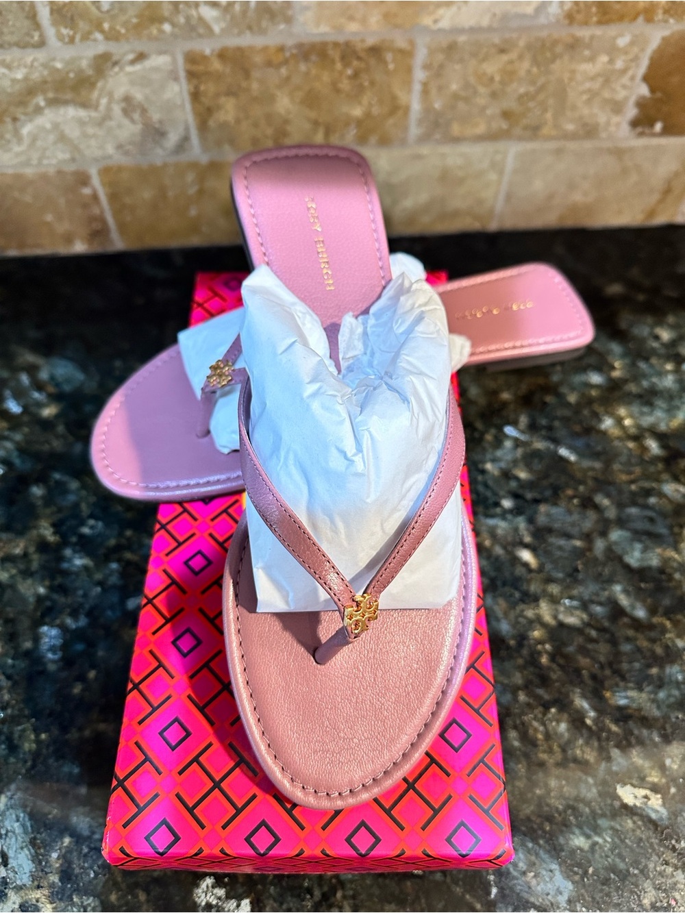Tory Burch classic flip flops, sz 8
